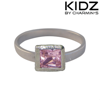 Charmin&#039;s KR27 - Zilveren Charmin*s kinderring met roze vierkante zirkonia